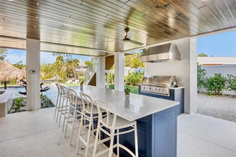 House in Anna Maria, Florida 6 bedrooms, 343.27 sq.m. № 1876233 - photo 25