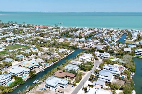 House in Anna Maria, Florida 6 bedrooms, 343.27 sq.m. № 1876233 - photo 7