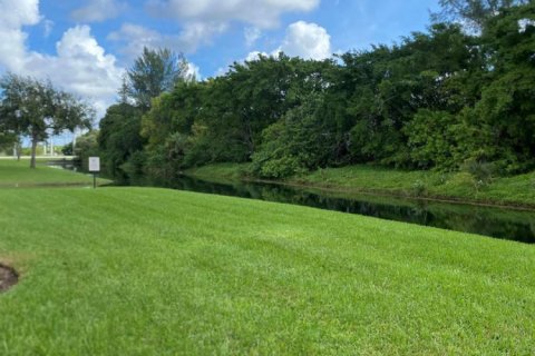Condo in Deerfield Beach, Florida, 2 bedrooms  № 2401382 - photo 2