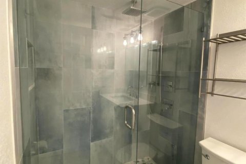 Condo in Deerfield Beach, Florida, 2 bedrooms  № 2401382 - photo 20