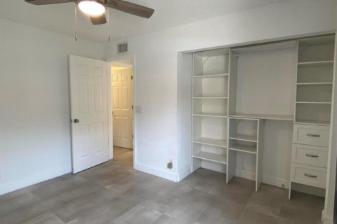 Condo in Deerfield Beach, Florida, 2 bedrooms  № 2401382 - photo 16