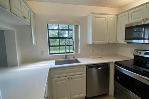 Condo in Deerfield Beach, Florida, 2 bedrooms  № 2401382 - photo 6