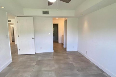 Condo in Deerfield Beach, Florida, 2 bedrooms  № 2401382 - photo 12