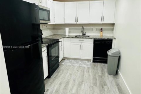 Купить кондоминиум в Плантация, Флорида 2 спальни, 100.33м2, № 2015799 - фото 3