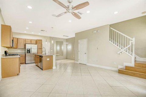 Adosado en alquiler en Fish Hawk, Florida, 2 dormitorios, 148.27 m2 № 1846964 - foto 2