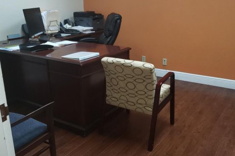 Propiedad comercial en alquiler en Loxahatchee Groves, Florida № 927969 - foto 1