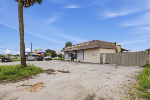 Propiedad comercial en venta en Sanford, Florida, 1270.44 m2 № 2330003 - foto 9