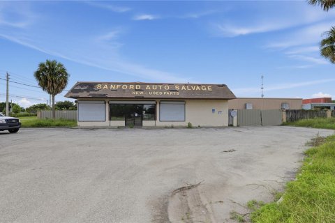 Propiedad comercial en venta en Sanford, Florida, 1270.44 m2 № 2330003 - foto 8