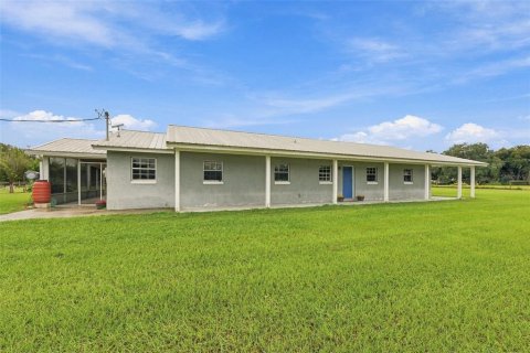 Villa ou maison à Fish Hawk, Floride 4 chambres, 156.08 m2 № 2408453