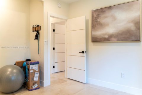 Casa en alquiler en Miami, Florida, 2 dormitorios, 163.51 m2 № 1938084 - foto 24