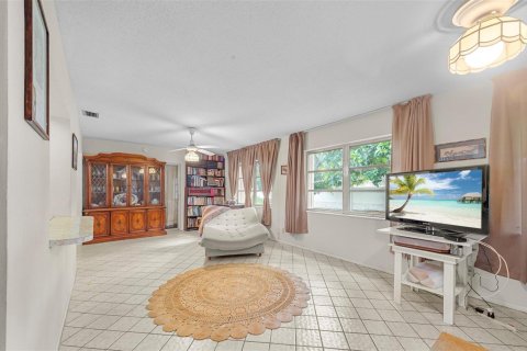 House in Tamarac, Florida 2 bedrooms, 154.22 sq.m. № 2081464 - photo 7