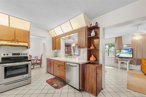 House in Tamarac, Florida 2 bedrooms, 154.22 sq.m. № 2081464 - photo 8