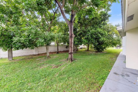 House in Tamarac, Florida 2 bedrooms, 154.22 sq.m. № 2081464 - photo 19