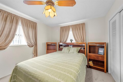 House in Tamarac, Florida 2 bedrooms, 154.22 sq.m. № 2081464 - photo 14