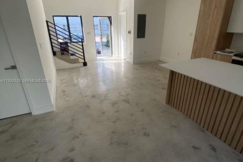 Снять в аренду виллу или дом в Майами, Флорида 2 спальни, № 1991308 - фото 7