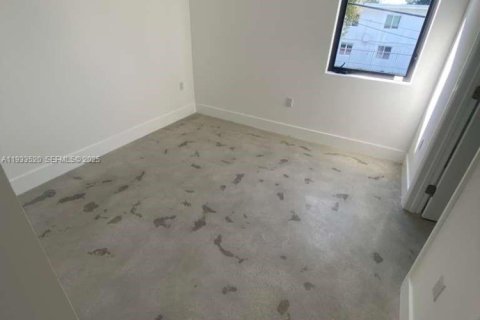 Снять в аренду виллу или дом в Майами, Флорида 2 спальни, № 1991308 - фото 13