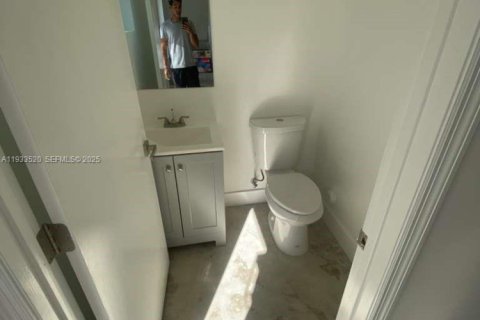 Снять в аренду виллу или дом в Майами, Флорида 2 спальни, № 1991308 - фото 19