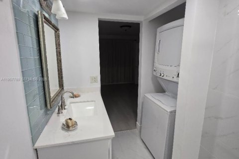 Купить кондоминиум в Санрайз, Флорида 2 спальни, 75.25м2, № 2019854 - фото 14