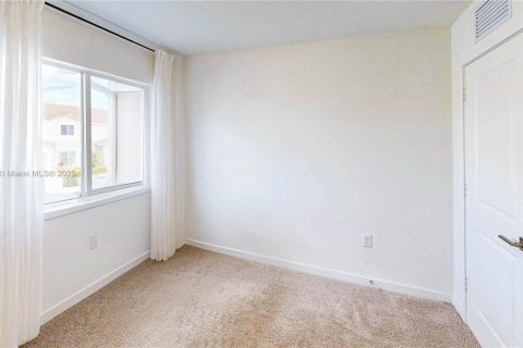 Townhouse in Homestead, Florida 3 bedrooms, 120.96 sq.m. № 1818275 - photo 16