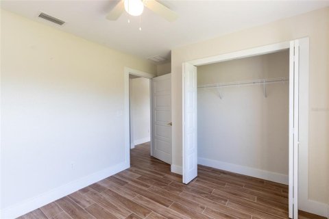 Commercial property in Sebring, Florida 4 bedrooms, 182.83 sq.m. № 2213310 - photo 28