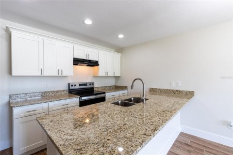 Commercial property in Sebring, Florida 4 bedrooms, 182.83 sq.m. № 2213310 - photo 4