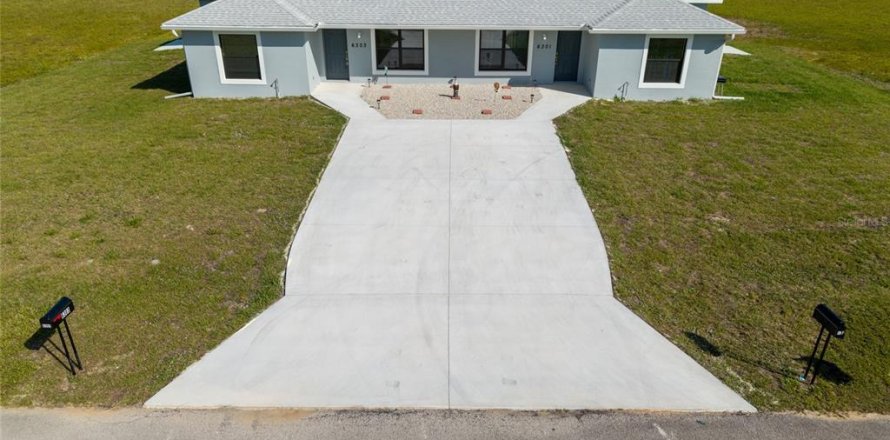 Commercial property in Sebring, Florida 4 bedrooms, 182.83 sq.m. № 2213310