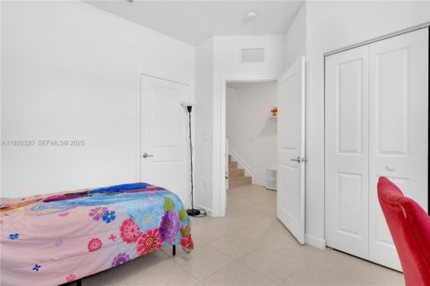 Купить таунхаус в Хомстед, Флорида 3 спальни, 123.37м2, № 2034908 - фото 24