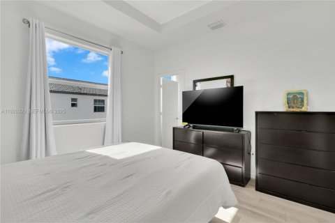 Купить таунхаус в Хомстед, Флорида 3 спальни, 123.37м2, № 2034908 - фото 15