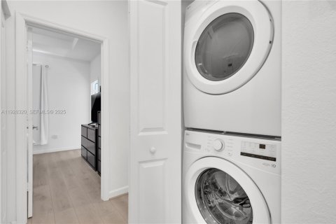 Купить таунхаус в Хомстед, Флорида 3 спальни, 123.37м2, № 2034908 - фото 28