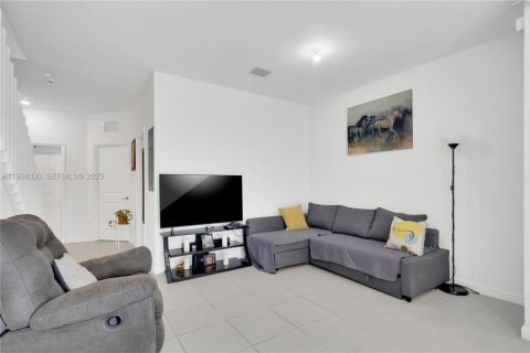 Купить таунхаус в Хомстед, Флорида 3 спальни, 123.37м2, № 2034908 - фото 11