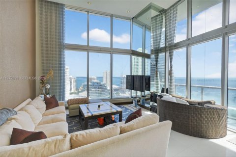 Condominio en venta en Miami, Florida, 3 dormitorios, 173.73 m2 № 2153686 - foto 3