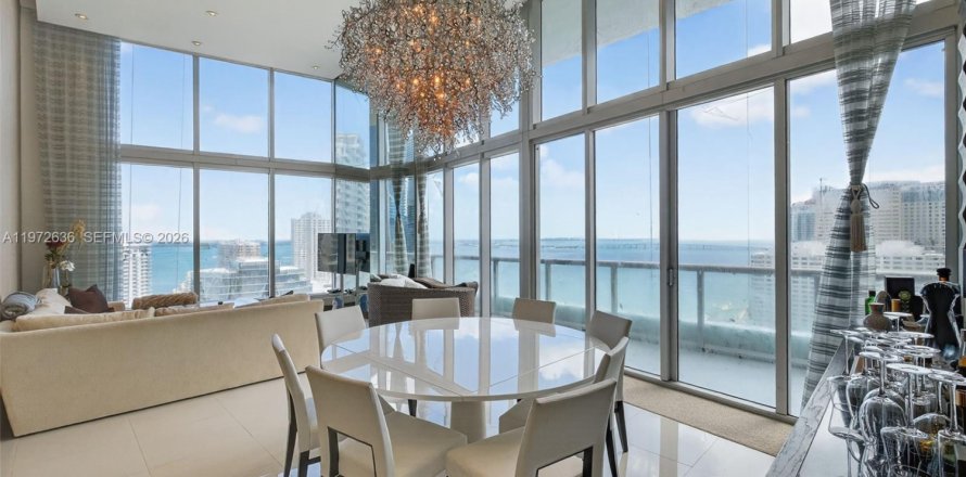 Condominio en Miami, Florida, 3 dormitorios № 2153686
