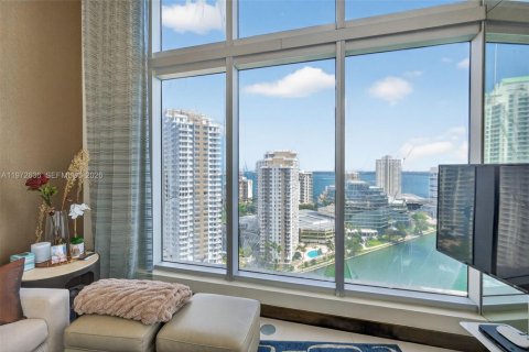 Condominio en venta en Miami, Florida, 3 dormitorios, 173.73 m2 № 2153686 - foto 14