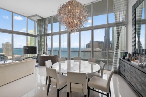 Condominio en venta en Miami, Florida, 3 dormitorios, 173.73 m2 № 2153686 - foto 2