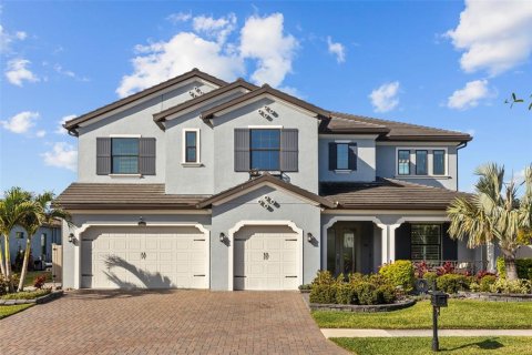 House in Wesley Chapel, Florida 5 bedrooms, 425.12 sq.m. № 1602595 - photo 2