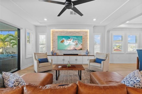 House in Wesley Chapel, Florida 5 bedrooms, 425.12 sq.m. № 1602595 - photo 18