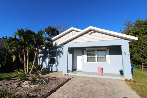 Villa ou maison à louer à Sarasota, Floride: 2 chambres, 97.55 m2 № 1616705 - photo 1