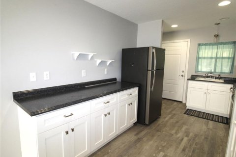 Villa ou maison à louer à Sarasota, Floride: 2 chambres, 97.55 m2 № 1616705 - photo 2