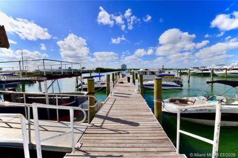 Copropriété à louer à North Bay Village, Floride: 41.25 m2 № 2008289 - photo 18