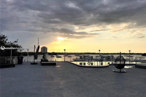 Copropriété à louer à North Bay Village, Floride: 41.25 m2 № 2008289 - photo 3