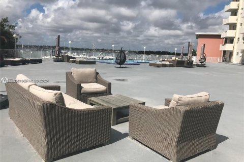 Copropriété à louer à North Bay Village, Floride: 41.25 m2 № 2008289 - photo 20