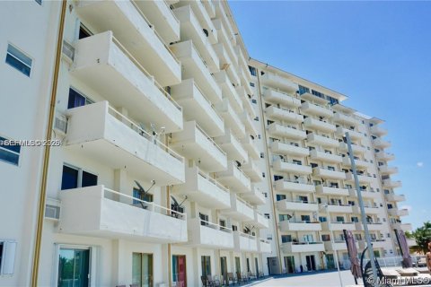 Copropriété à louer à North Bay Village, Floride: 41.25 m2 № 2008289 - photo 10