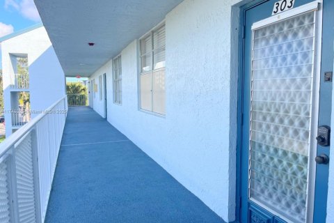 Condominio en venta en Margate, Florida, 2 dormitorios, 92.9 m2 № 1729615 - foto 2
