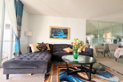 Condominio en venta en Margate, Florida, 2 dormitorios, 92.9 m2 № 1729615 - foto 11