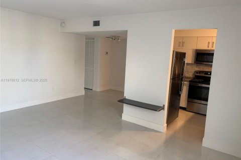 Condominio en alquiler en Hollywood, Florida, 1 dormitorio, 55.93 m2 № 2045435 - foto 7