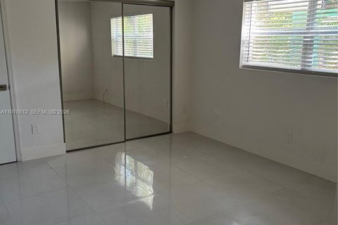Condominio en alquiler en Hollywood, Florida, 1 dormitorio, 55.93 m2 № 2045435 - foto 9