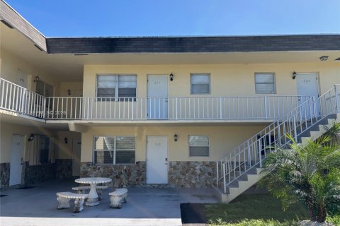 Кондоминиум с 1 спальней в Холливуд, Флорида № 2045435