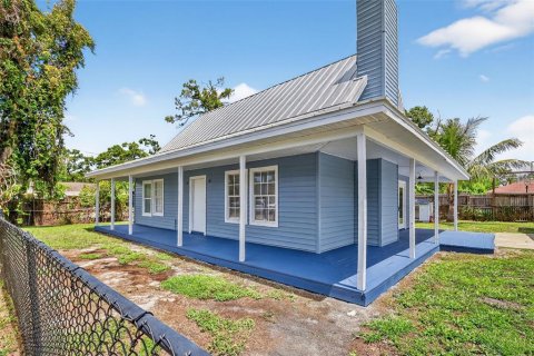 Casa en venta en Bradenton, Florida, 3 dormitorios, 129.69 m2 № 1881086 - foto 1