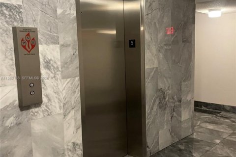 Copropriété à vendre à North Miami, Floride: 1 chambre, 56.86 m2 № 2024833 - photo 24