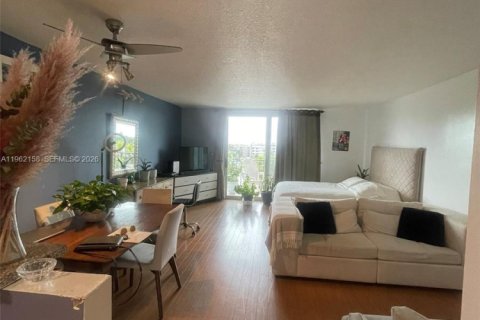 Copropriété à vendre à North Miami, Floride: 1 chambre, 56.86 m2 № 2024833 - photo 15